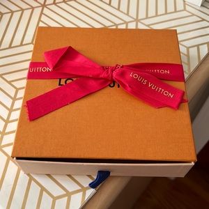 Louis Vuitton box for belt